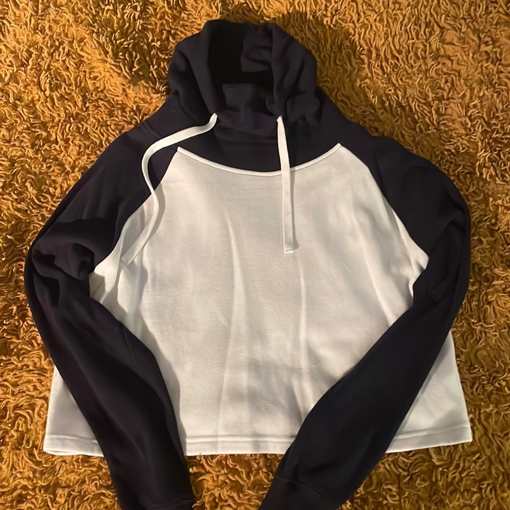 Cropped Hoodie